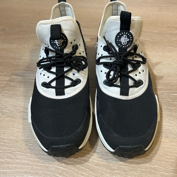 Men’s Nike Air Huarache Drift Running Shoe GS Black White Size 11 - Picture 1 of 5